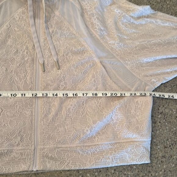 LULULEMON In Depth Lace Jacket - Picture 13 of 15